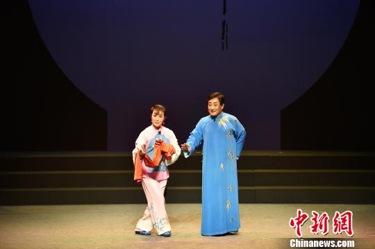 新编大型现代评剧《秋月》成功首演