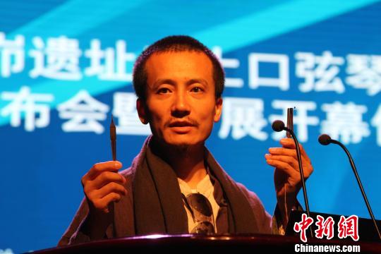 展示乐器。 田进 摄 展示乐器。 田进 摄